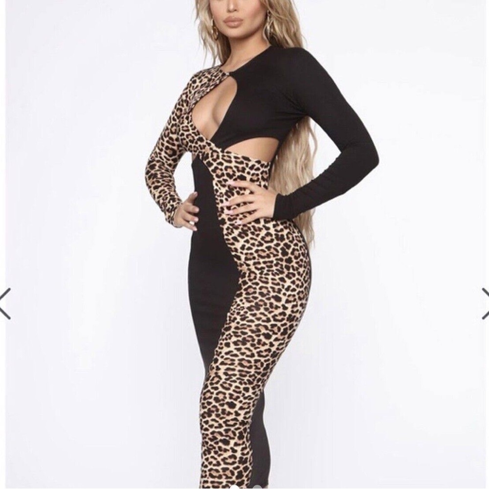 Fashion nova maxi- midi Cut out dress size L black and animal print